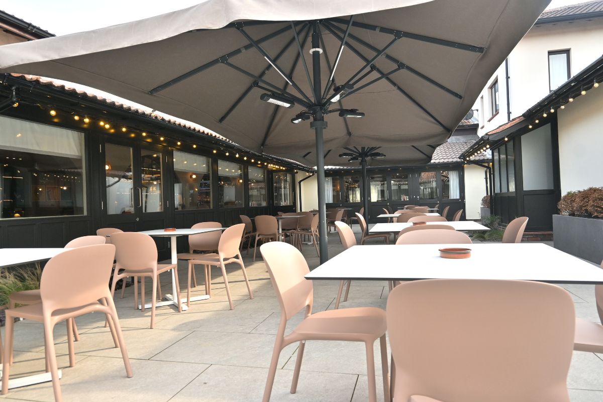 Outdoor dining Bromsgrove, Worcestershire.