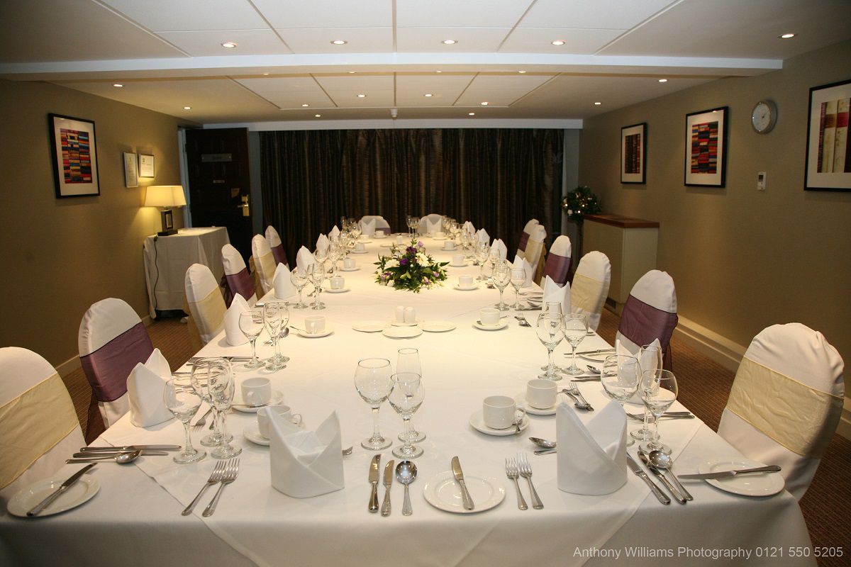 Holiday Inn Birmingham - Bromsgrove weddings.