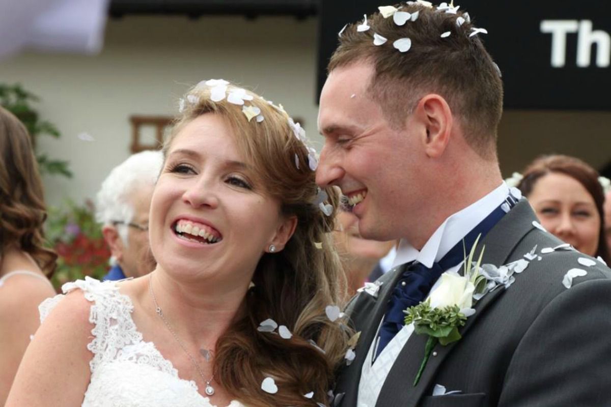 Mr & MRs R